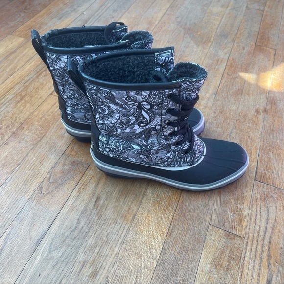 Sakroots Lace Up Sherpa Lined Duck Boots‎ Black White Size 10 Women's - Picture 1 of 8